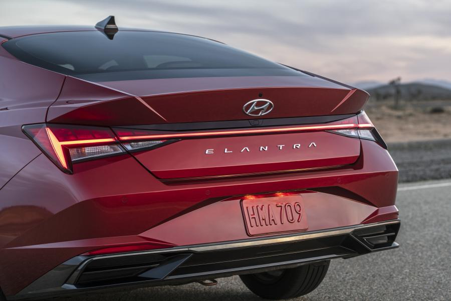 Детали экстерьера Hyundai Elantra (CN7) 2020 года  (NA) (фото 25 из 67)